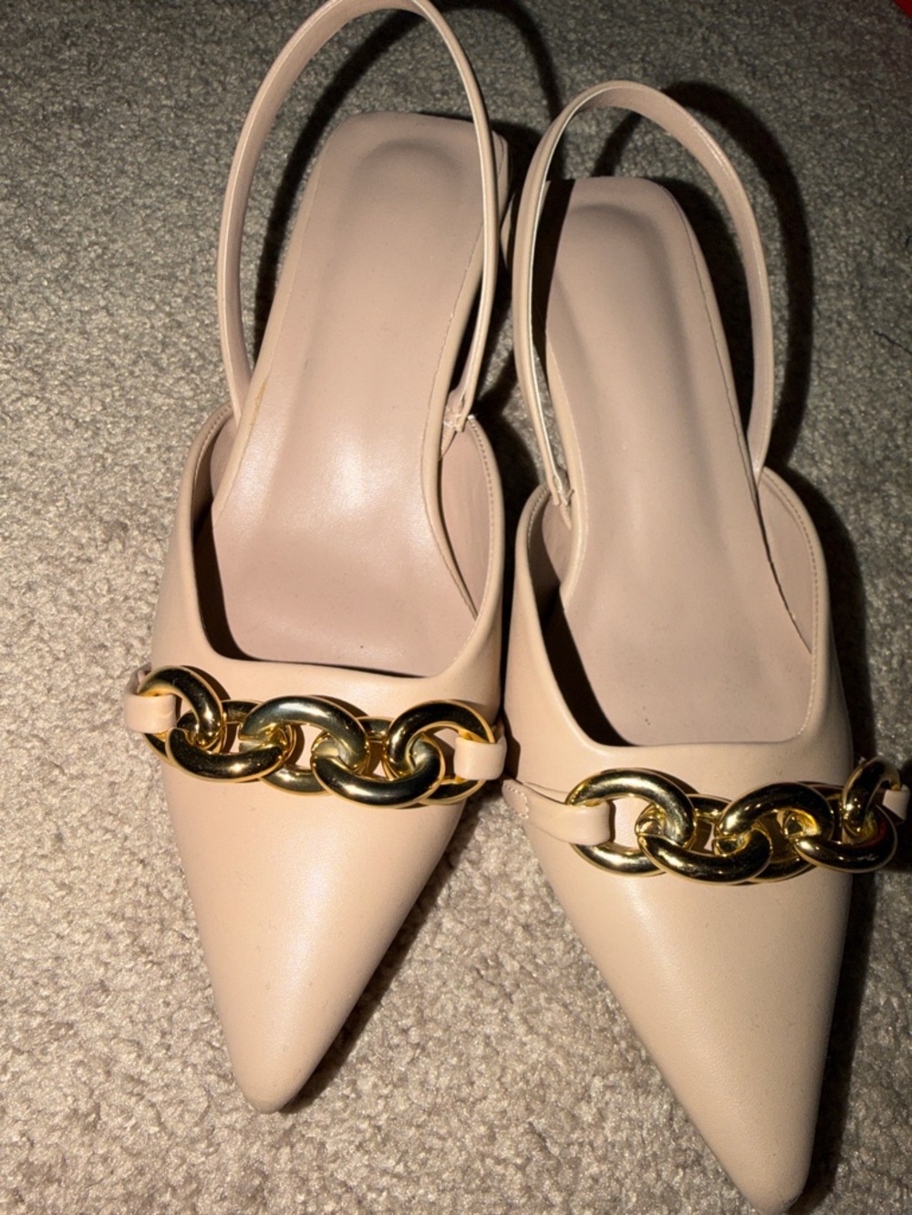 Pointed Toe Slingback Flats with Gold Chain Accent - Nude